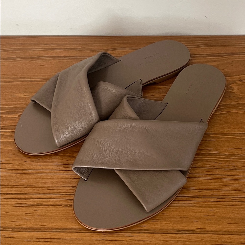 EVERLANE The Day Crossover Sandal - Picture 13 of 16